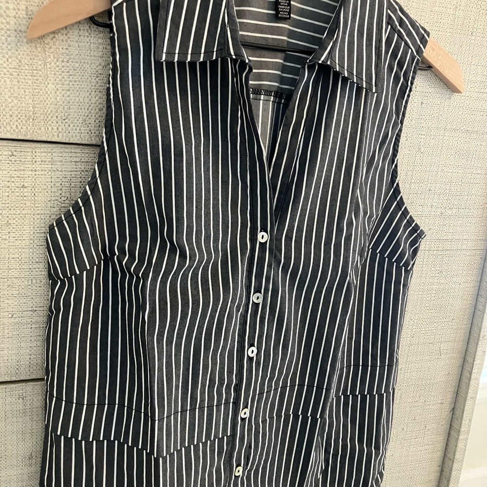 Ellen Tracy pinstripe blouse